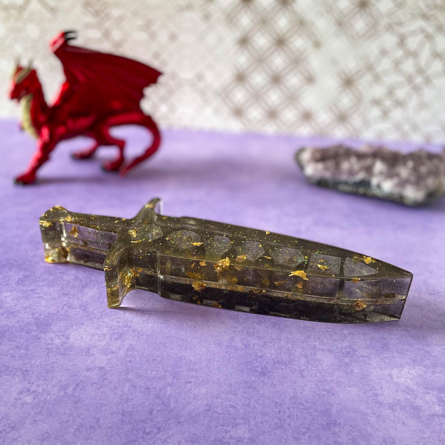 Custom Dagger Dice Box closed